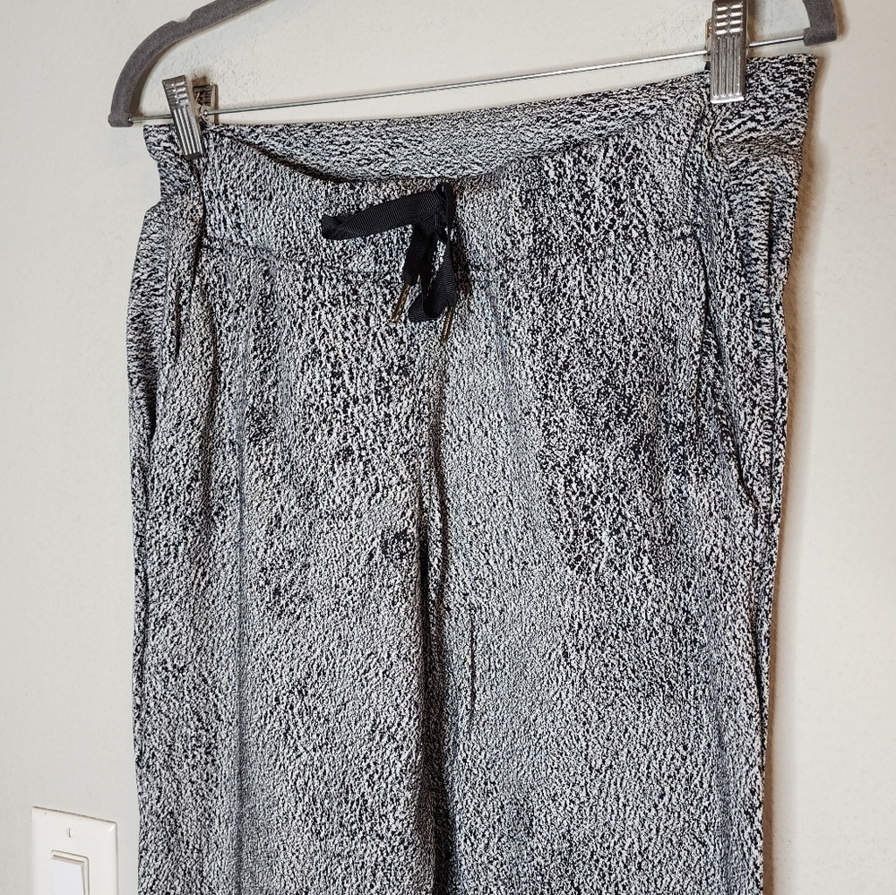 Lululemon Ready To Rulu Pant Jacquard White Black. Size 10 - Picture 13 of 16